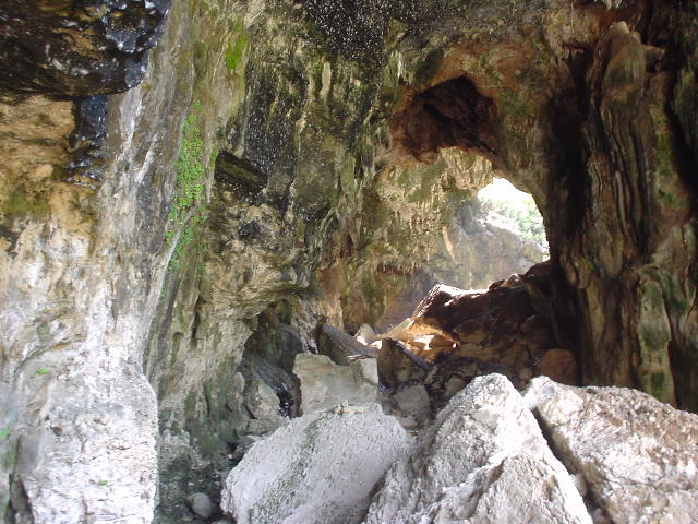 DSC01354batcave.JPG