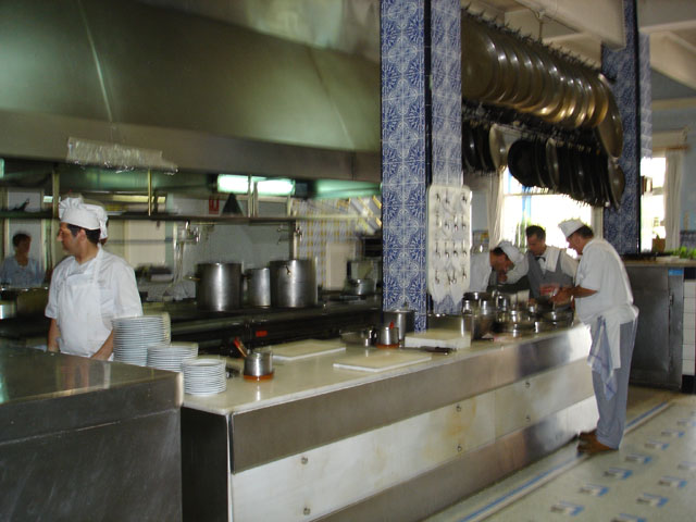 DSC07250kitchenD.jpg